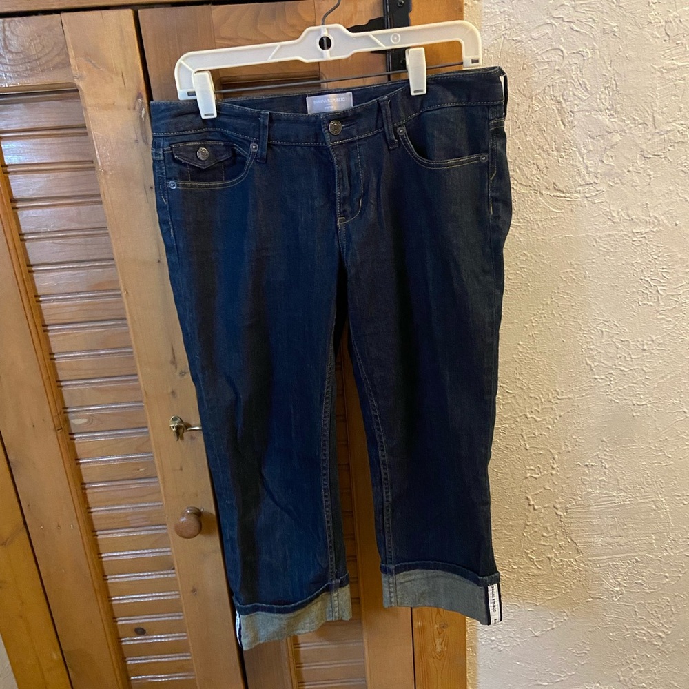 Women’s Banana Republic dark wash cuffed capris